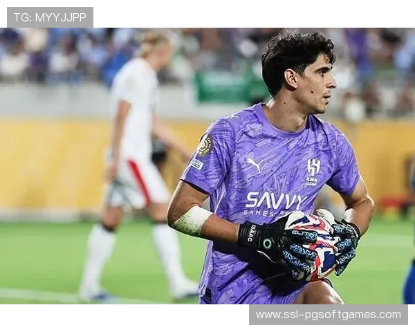 门将布努因非洲足联颁奖归队较晚，但利雅得新月全员训练状态良好